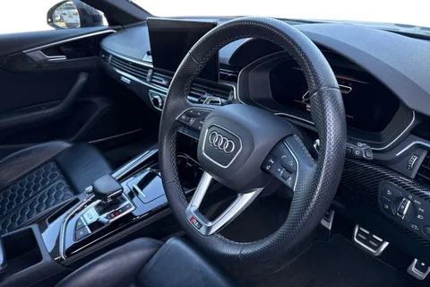 14 of 67 for Audi RS 4 Avant RS 4 Avant Carbon Black 450 PS tiptronic