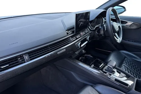 15 of 67 for Audi RS 4 Avant RS 4 Avant Carbon Black 450 PS tiptronic