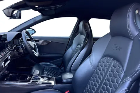 16 of 67 for Audi RS 4 Avant RS 4 Avant Carbon Black 450 PS tiptronic