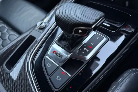 23 of 67 for Audi RS 4 Avant RS 4 Avant Carbon Black 450 PS tiptronic