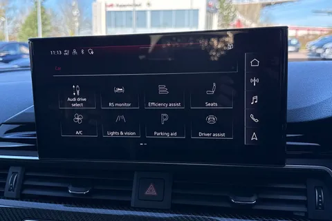 28 of 67 for Audi RS 4 Avant RS 4 Avant Carbon Black 450 PS tiptronic