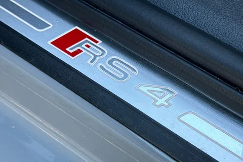 43 of 67 for Audi RS 4 Avant RS 4 Avant Carbon Black 450 PS tiptronic