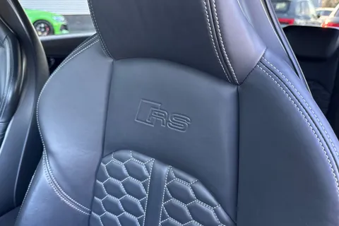 47 of 67 for Audi RS 4 Avant RS 4 Avant Carbon Black 450 PS tiptronic