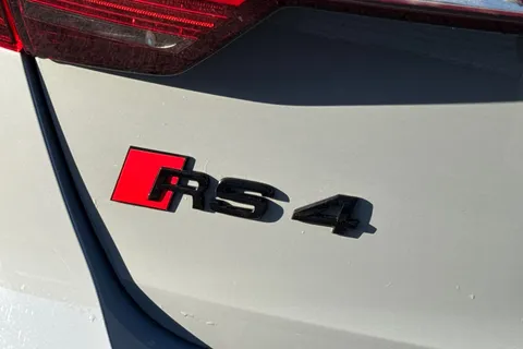 48 of 67 for Audi RS 4 Avant RS 4 Avant Carbon Black 450 PS tiptronic