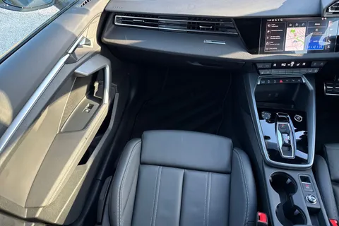 KO74HGA Audi A3 Black Edition 35 TFSI 150 PS S tronic Thumbnail #21