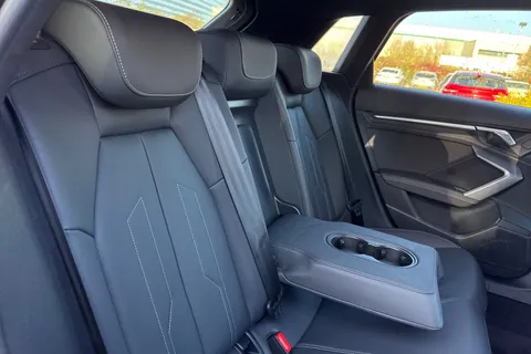 KO74HGA Audi A3 Black Edition 35 TFSI 150 PS S tronic Thumbnail #42