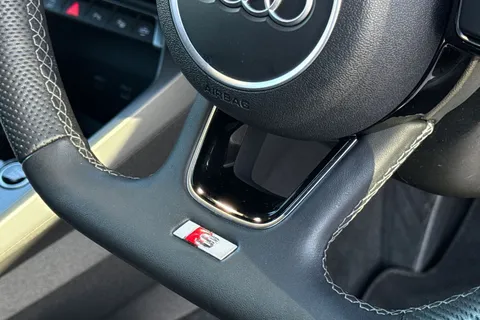 KO74HGA Audi A3 Black Edition 35 TFSI 150 PS S tronic Thumbnail #48