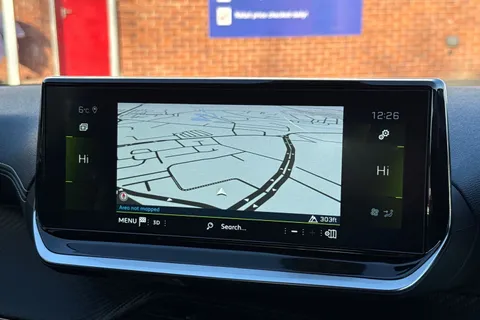 17 of 47 for PEUGEOT 208 1.2 PureTech GT EAT Euro 6 (s/s) 5dr