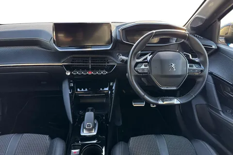 18 of 47 for PEUGEOT 208 1.2 PureTech GT EAT Euro 6 (s/s) 5dr