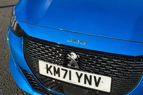 26 of 47 for PEUGEOT 208 1.2 PureTech GT EAT Euro 6 (s/s) 5dr