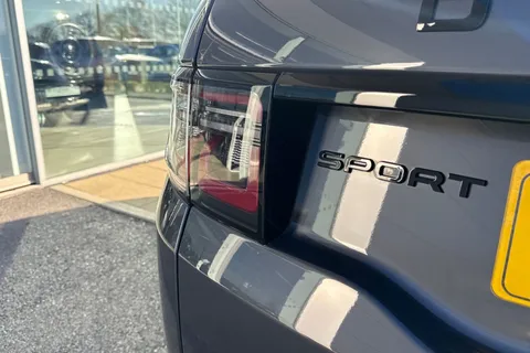 KM74FHH Land Rover Discovery Sport 2.0 D200 Dynamic HSE 5dr Thumbnail #28