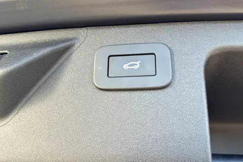 KM74FHH Land Rover Discovery Sport 2.0 D200 Dynamic HSE 5dr Thumbnail #32