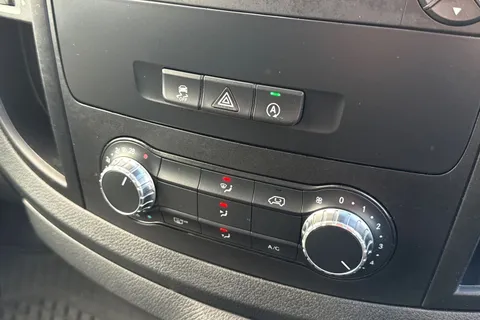 YC66JNX Mercedes-Benz Vito 2.1 116 CDI BlueTEC Sport Crew Van RWD L1 Euro 6 (s/s) 5dr Thumbnail #23