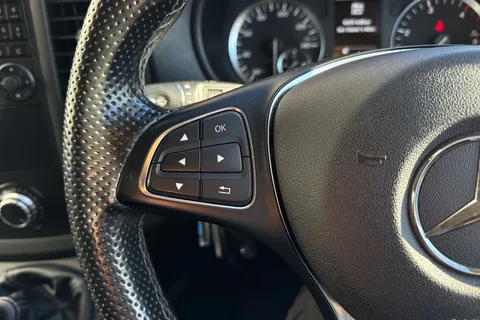 YC66JNX Mercedes-Benz Vito 2.1 116 CDI BlueTEC Sport Crew Van RWD L1 Euro 6 (s/s) 5dr Thumbnail #50