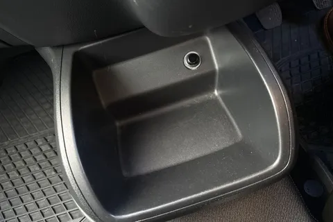 YC66JNX Mercedes-Benz Vito 2.1 116 CDI BlueTEC Sport Crew Van RWD L1 Euro 6 (s/s) 5dr Thumbnail #54