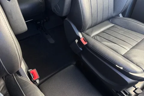 YC66JNX Mercedes-Benz Vito 2.1 116 CDI BlueTEC Sport Crew Van RWD L1 Euro 6 (s/s) 5dr Thumbnail #55