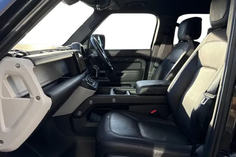 KM24ZKP Land Rover Defender 110 3.0 D300 110 X-Dynamic HSE 5dr Thumbnail #4