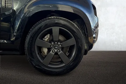 KM24ZKP Land Rover Defender 110 3.0 D300 110 X-Dynamic HSE 5dr Thumbnail #9