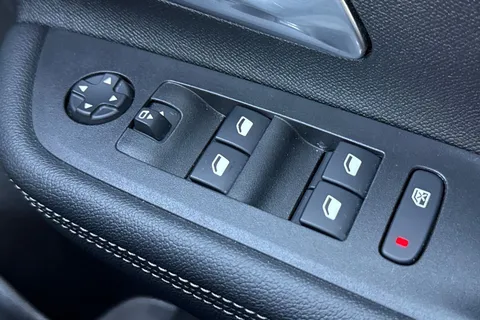 LY71FHO Vauxhall Mokka 1.2 Turbo SRi Premium Auto Euro 6 (s/s) 5dr Thumbnail #30