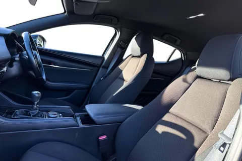 MX71WSY Mazda Mazda3 2.0 e-SKYACTIV-G MHEV SE-L Lux Euro 6 (s/s) 5dr Thumbnail #17