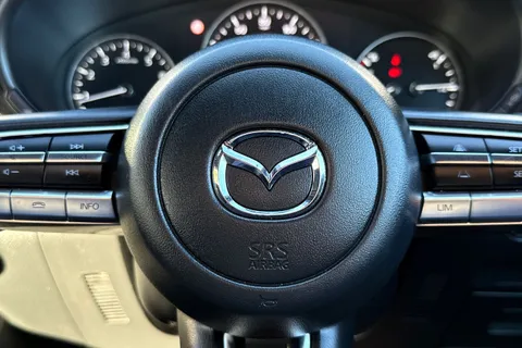 MX71WSY Mazda Mazda3 2.0 e-SKYACTIV-G MHEV SE-L Lux Euro 6 (s/s) 5dr Thumbnail #35