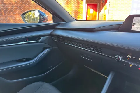 MX71WSY Mazda Mazda3 2.0 e-SKYACTIV-G MHEV SE-L Lux Euro 6 (s/s) 5dr Thumbnail #39