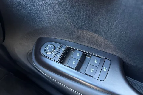 DA25EVH BYD Dolphin 44.9kWh Active Auto 5dr Thumbnail #40