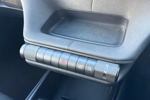 DA25EVH BYD Dolphin 44.9kWh Active Auto 5dr Thumbnail #55