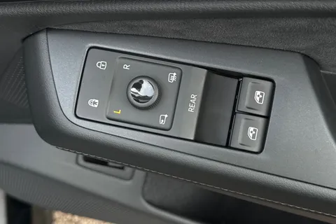  Volkswagen Id.7 Pro 77kWh Match Plus Tourer Auto 5dr Thumbnail #21