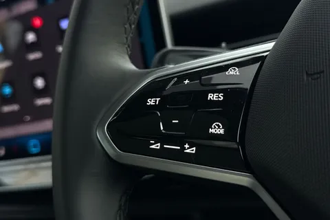  Volkswagen Id.7 Pro 77kWh Match Plus Tourer Auto 5dr Thumbnail #34