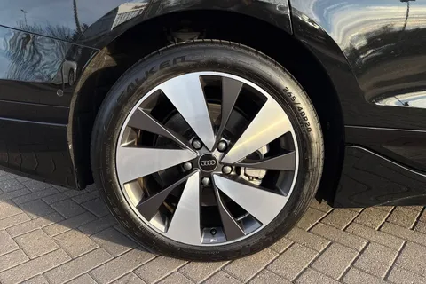 KJ25NPD Audi A6 E-Tron Avant 100kWh Performance S line Auto 5dr Thumbnail #12