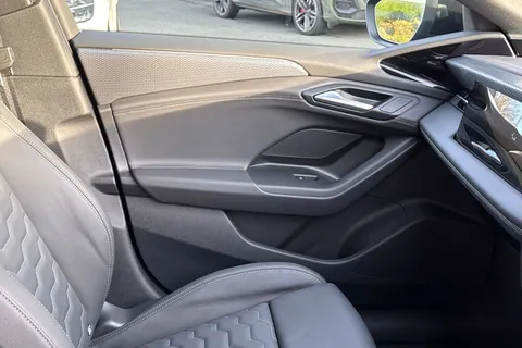 KJ25NPD Audi A6 E-Tron Avant 100kWh Performance S line Auto 5dr Thumbnail #21