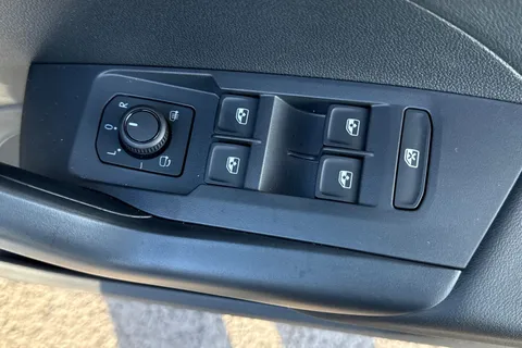 Volkswagen T-Cross 1.0 TSI Match Euro 6 (s/s) 5dr Thumbnail #21