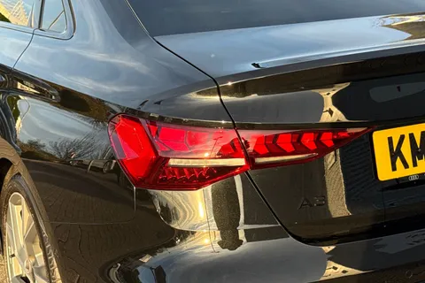 KM25HMA Audi A3 Black Edition 35 TFSI 150 PS S tronic Thumbnail #9