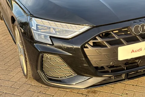 KM25HMA Audi A3 Black Edition 35 TFSI 150 PS S tronic Thumbnail #10