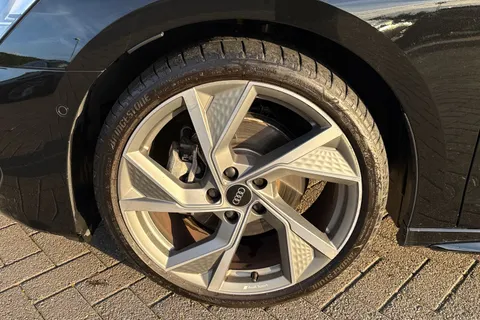 KM25HMA Audi A3 Black Edition 35 TFSI 150 PS S tronic Thumbnail #12