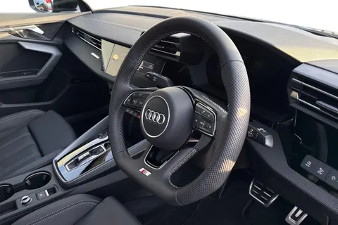 KM25HMA Audi A3 Black Edition 35 TFSI 150 PS S tronic Thumbnail #15