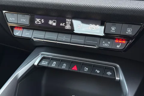 KM25HMA Audi A3 Black Edition 35 TFSI 150 PS S tronic Thumbnail #23