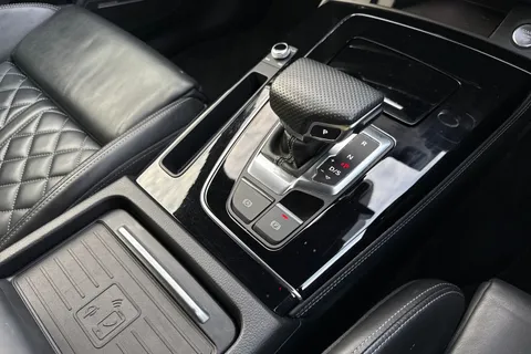 PK71MZF Audi Q5 Edition 1 40 TDI quattro 204 PS S tronic Thumbnail #24