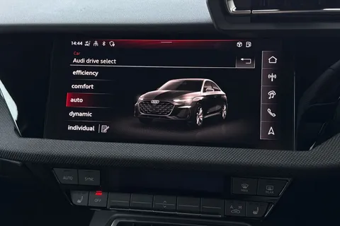 KM25HMA Audi A3 Black Edition 35 TFSI 150 PS S tronic Thumbnail #31