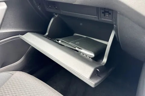 CX25ZFO Volkswagen Polo 1.0 TSI Match DSG ⭐Front & Rear parking sensors, Heated front seats⭐ Thumbnail #42