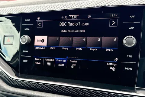 CX25ZFO Volkswagen Polo 1.0 TSI Match DSG ⭐Front & Rear parking sensors, Heated front seats⭐ Thumbnail #44