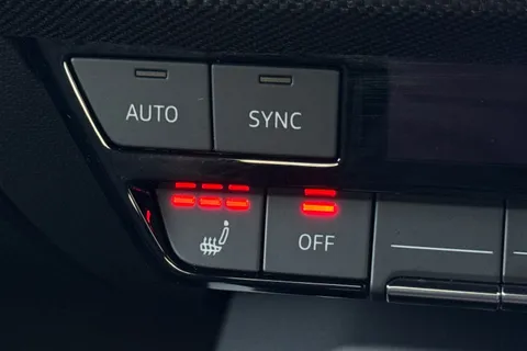 KM25HMA Audi A3 Black Edition 35 TFSI 150 PS S tronic Thumbnail #52