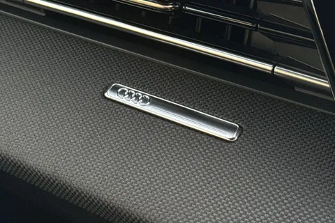 KM25HMA Audi A3 Black Edition 35 TFSI 150 PS S tronic Thumbnail #59