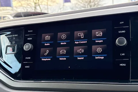 17 of 42 for Volkswagen Polo 1.0 EVO 80 SE 5dr | Bluetooth mobile phone interface | DAB