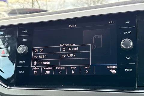 28 of 42 for Volkswagen Polo 1.0 EVO 80 SE 5dr | Bluetooth mobile phone interface | DAB