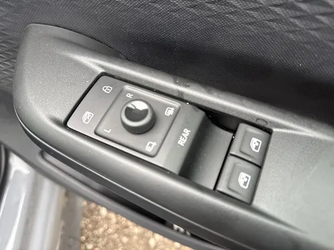 CUPRA Born e-Boost 77kWh V3 Auto 5dr (4 Seat) Thumbnail #18