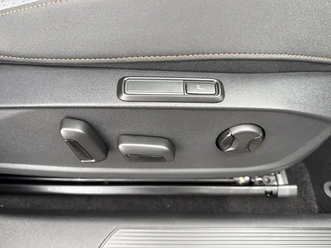 CUPRA Born e-Boost 77kWh V3 Auto 5dr (4 Seat) Thumbnail #31