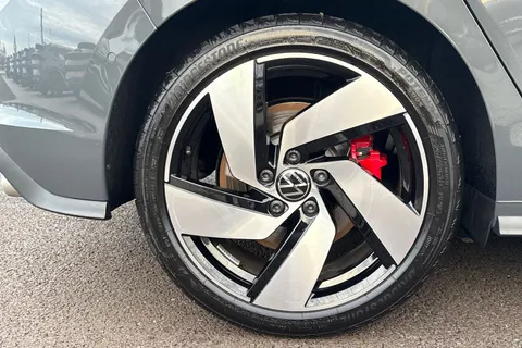 KN75USO Volkswagen Golf 2.0 TSI 265 GTI 5dr DSG Thumbnail #11