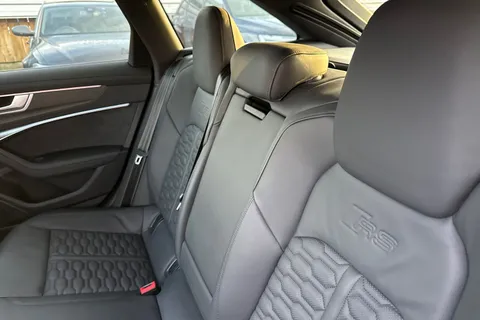 14 of 58 for Audi RS 6 Avant RS 6 Avant Carbon Black 600 PS tiptronic